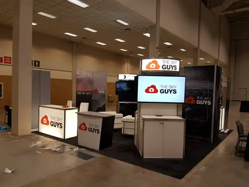 Graphic Oriented Booth 13