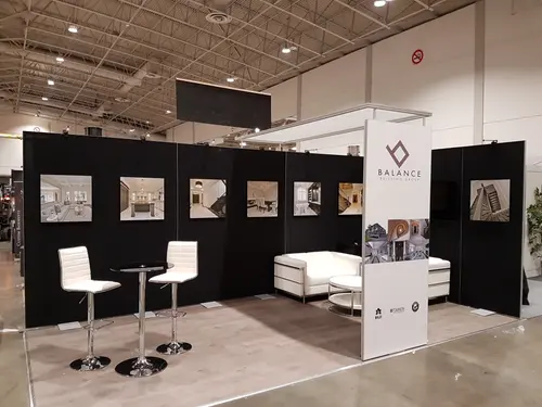 Graphic Oriented Booth 32